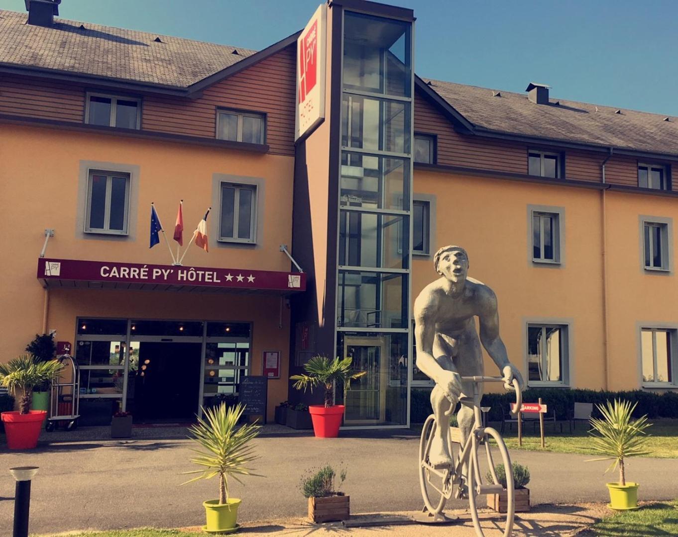 Carré Py' 3*